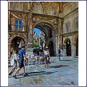 LA PLAZA. EL ARCO DEL CORRILLO.VERANO